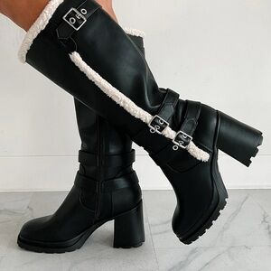 NanaMacs Black Heeled Boots with Buckle and Fur Trim